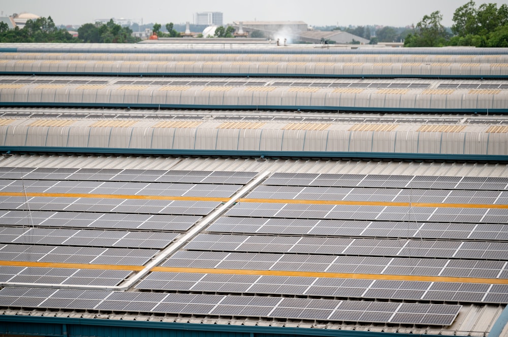Instalacja PV na dachu hali