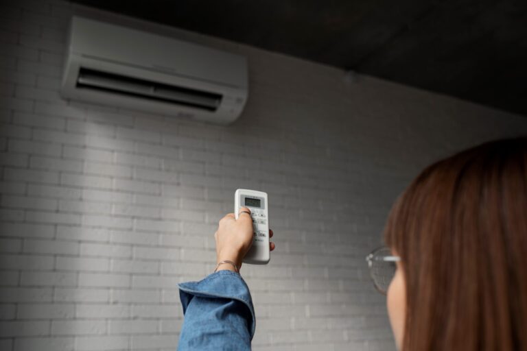 Poznaj różnicę montażu klimatyzacji latem i zimą