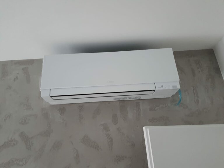 Klimatyzator Mitsubishi Electric w mieszkaniu – montaż Santier
